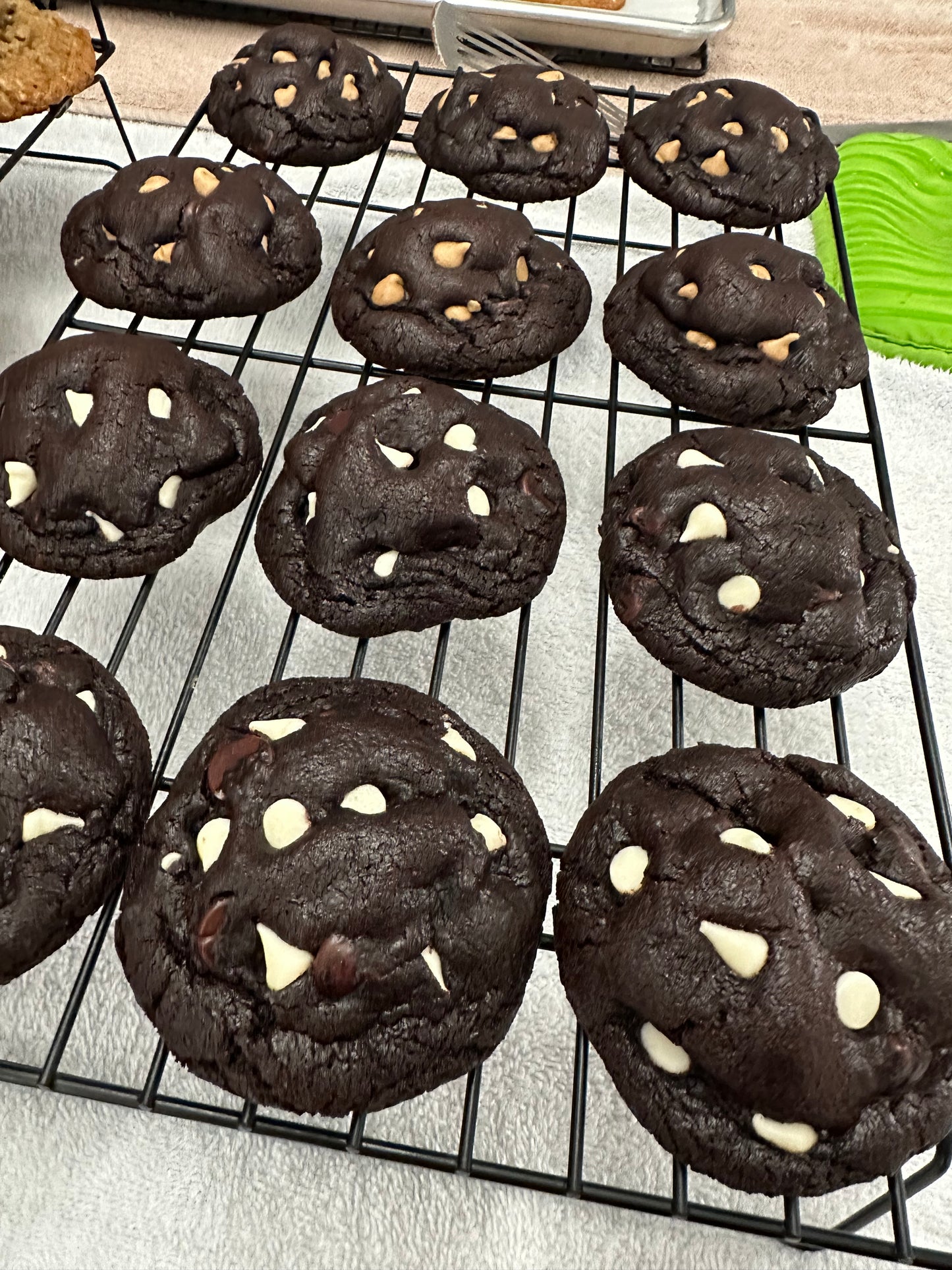 Box of 6 (Black & White Cookie)